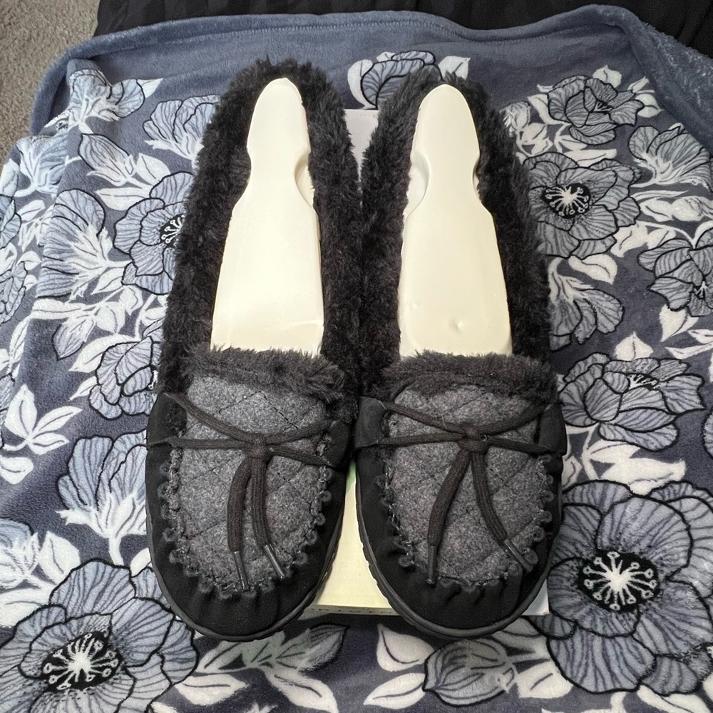 EARTH ORIGINS Women's YUKON YANA Cozy House Slippers BLACK Suede